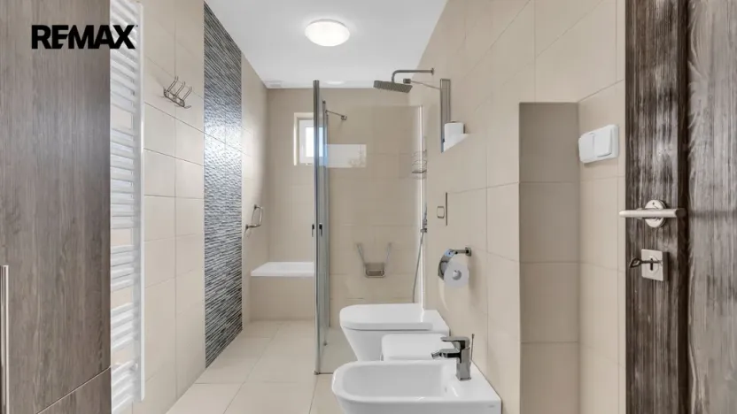 Prodej rodinného domu, Odunec, 390 m2