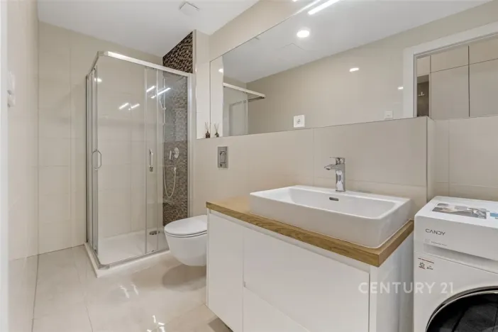 Pronájem bytu 1+kk, Praha - Bubeneč, Ovenecká, 34 m2