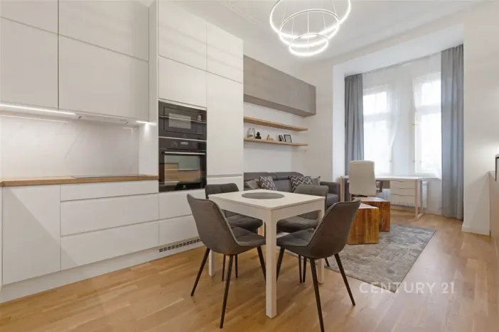 Pronájem bytu 1+kk, Praha - Bubeneč, Ovenecká, 34 m2