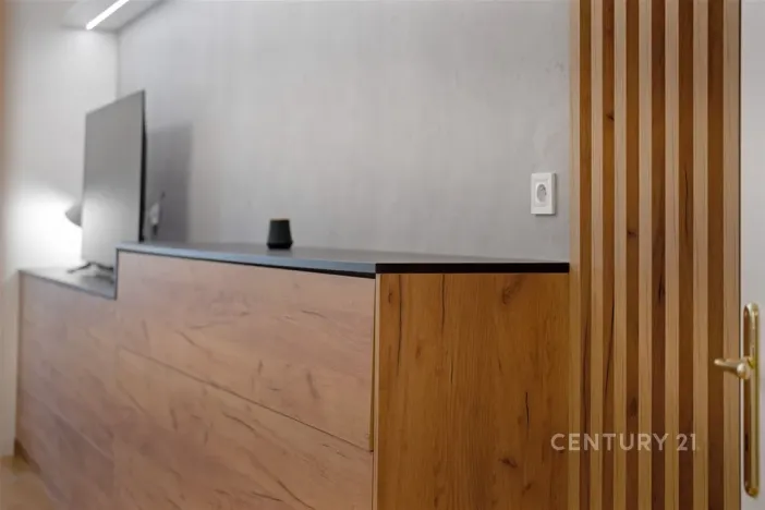 Pronájem bytu 1+kk, Praha - Bubeneč, Ovenecká, 34 m2