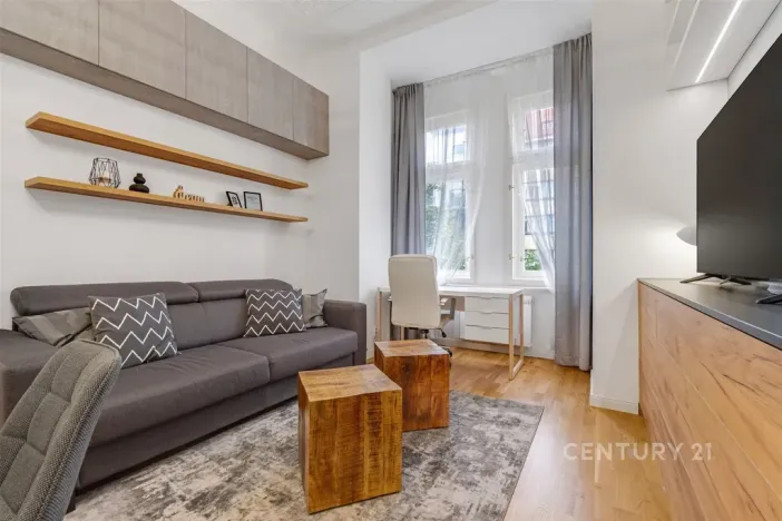 Pronájem bytu 1+kk, Praha - Bubeneč, Ovenecká, 34 m2