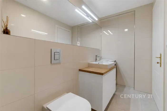 Pronájem bytu 1+kk, Praha - Bubeneč, Ovenecká, 34 m2
