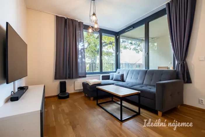 Pronájem bytu 2+kk, Praha - Střížkov, Střížkovská, 50 m2