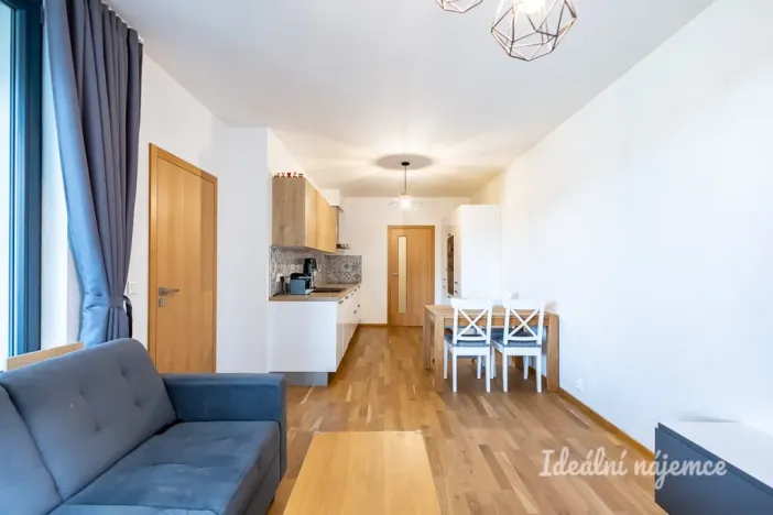 Pronájem bytu 2+kk, Praha - Střížkov, Střížkovská, 50 m2