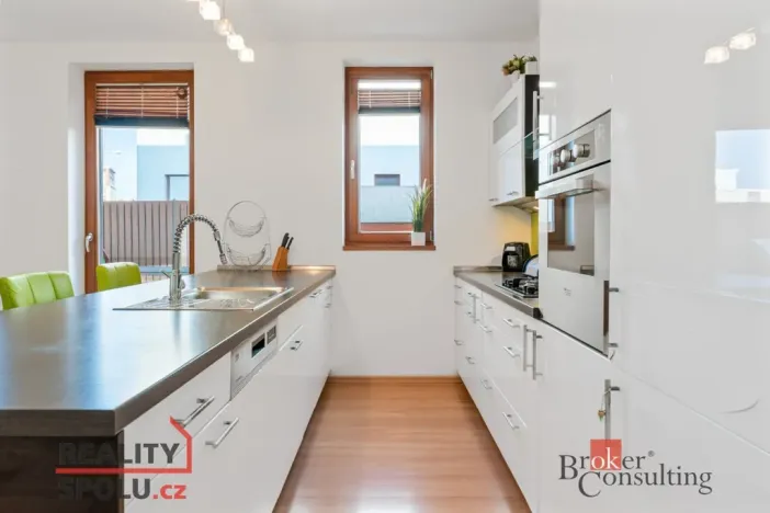 Pronájem bytu 3+kk, Zeleneč, U Lesoparku, 75 m2