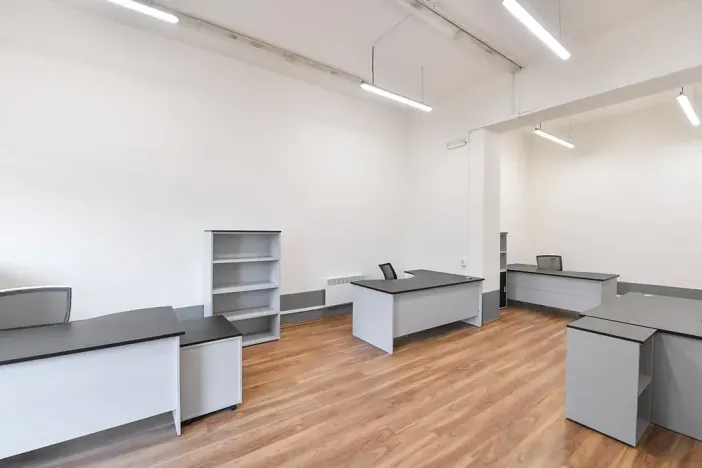 Pronájem kanceláře, Praha - Horní Počernice, Komárovská, 210 m2