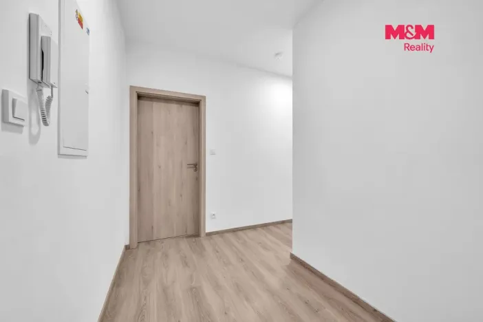 Pronájem bytu 2+kk, Pardubice - Ohrazenice, U Sportovní školy, 51 m2