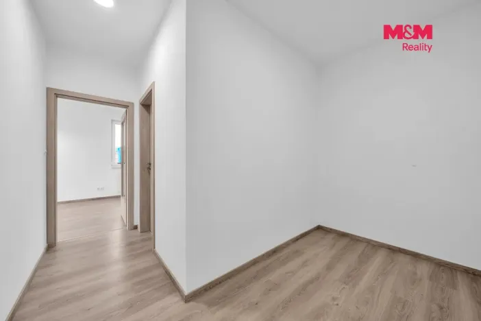 Pronájem bytu 2+kk, Pardubice - Ohrazenice, U Sportovní školy, 51 m2