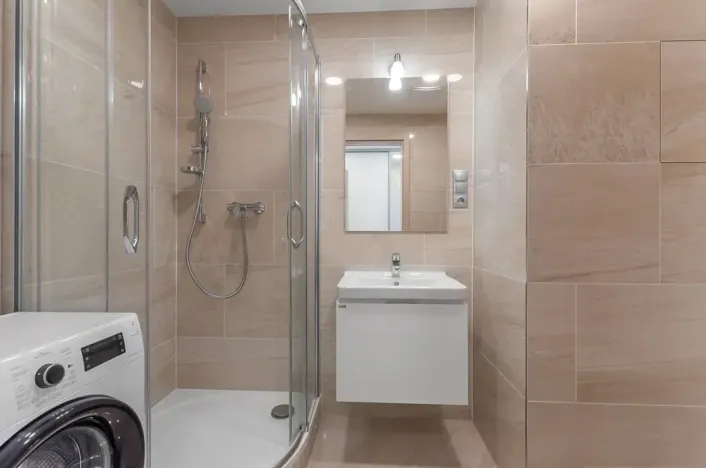 Pronájem bytu 1+kk, Praha - Vysočany, Bassova, 28 m2