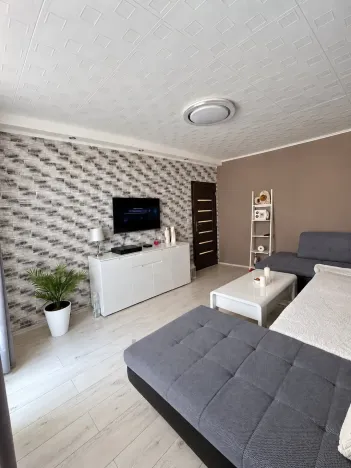 Prodej bytu 3+1, Milovice, Armádní, 60 m2
