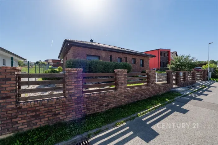 Prodej rodinného domu, Litohlavy, 112 m2