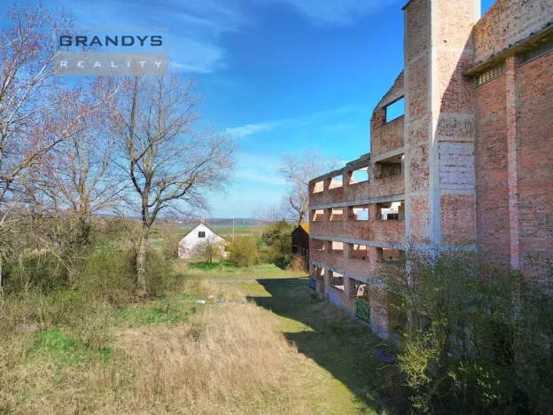 Prodej komerčního pozemku, Všestudy - Dušníky nad Vltavou, 42524 m2