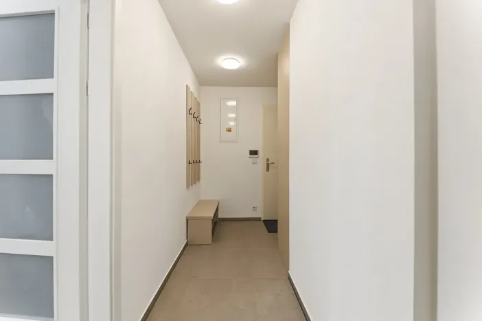Pronájem bytu 1+kk, Praha - Břevnov, Pod Drinopolem, 41 m2