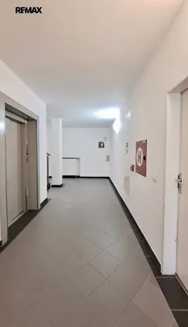 Pronájem bytu 2+kk, Praha - Podolí, Na hřebenech I, 38 m2