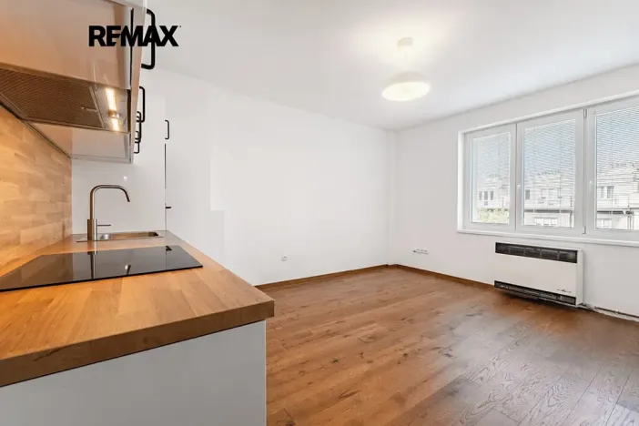 Pronájem bytu 2+kk, Praha - Žižkov, Hartigova, 45 m2