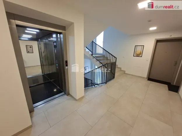 Pronájem bytu 2+kk, Praha - Suchdol, Stehlíkova, 50 m2