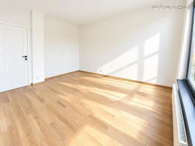 Pronájem bytu 2+kk, Praha - Karlín, Švarcova, 55 m2