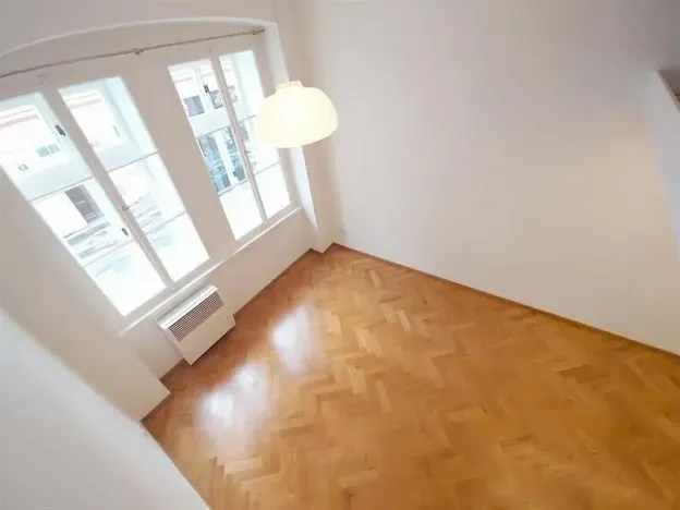 Pronájem bytu 1+1, Praha - Žižkov, Čajkovského, 30 m2