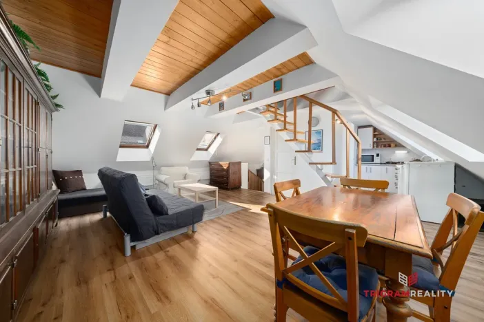Pronájem bytu 2+kk, Hradec Králové, Dlouhá, 55 m2