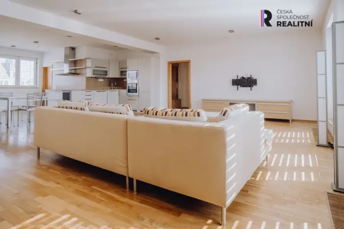 Pronájem bytu 5+1, Kroměříž, náměstí Míru, 178 m2