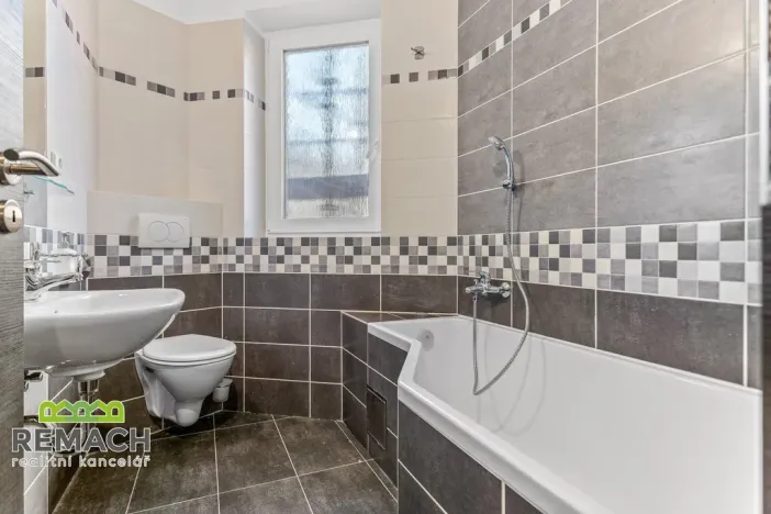 Pronájem bytu 2+kk, Náchod, V Náměrkách, 42 m2