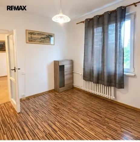 Pronájem bytu 2+1, Karlovy Vary, Krymská, 51 m2