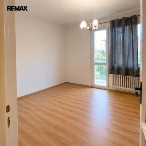 Pronájem bytu 2+1, Karlovy Vary, Krymská, 51 m2