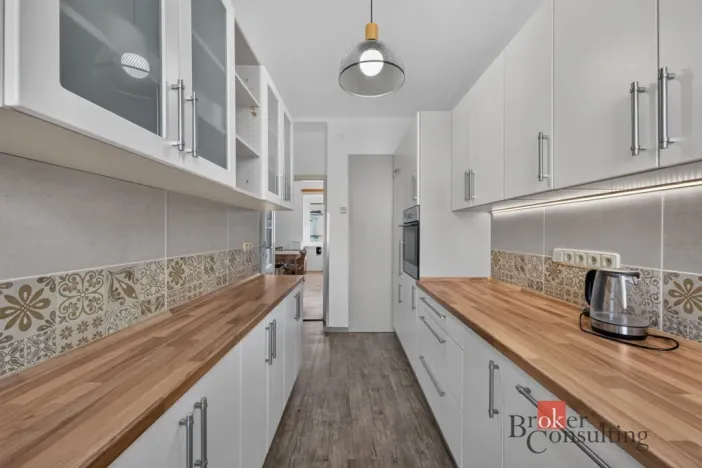 Prodej bytu 3+1, Plzeň - Jižní Předměstí, Arbesova, 71 m2