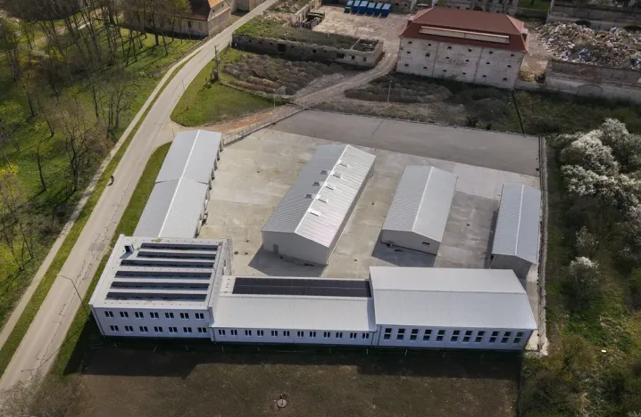 Pronájem skladu, Hořín, 1933 m2