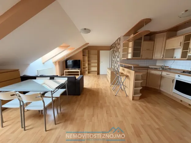 Pronájem bytu 2+kk, Znojmo, Coufalova, 45 m2