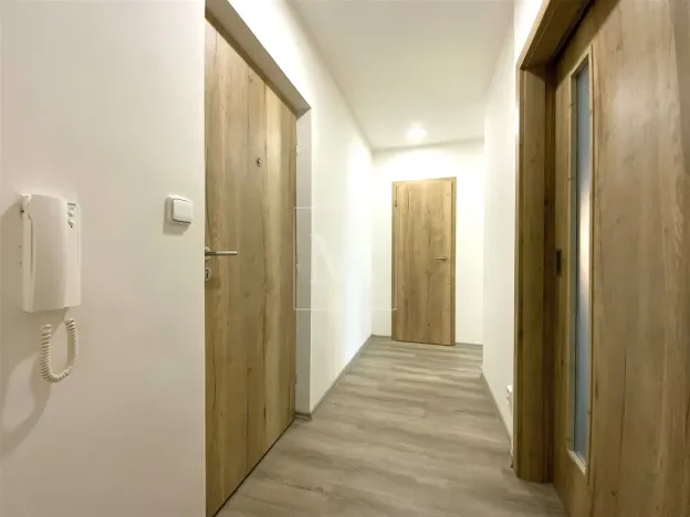 Pronájem bytu 2+kk, Praha - Čimice, Okořská, 39 m2