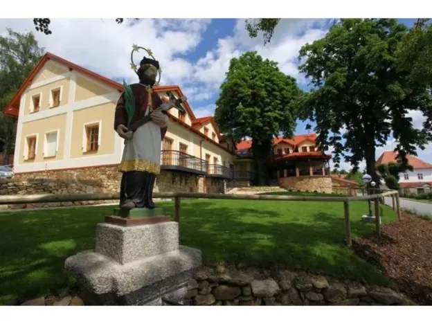 Prodej ubytování, Chotoviny - Červené Záhoří, Táborská, 1762 m2