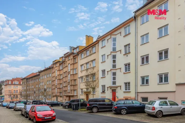 Pronájem bytu 2+kk, Karlovy Vary - Drahovice, Kvapilova, 37 m2