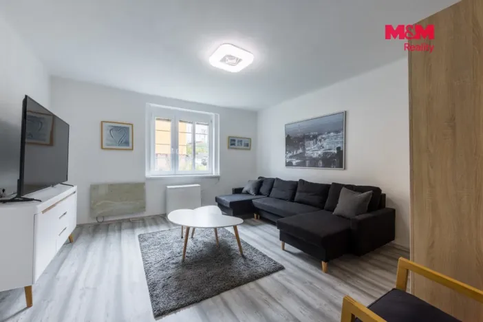 Pronájem bytu 2+kk, Karlovy Vary - Drahovice, Kvapilova, 37 m2