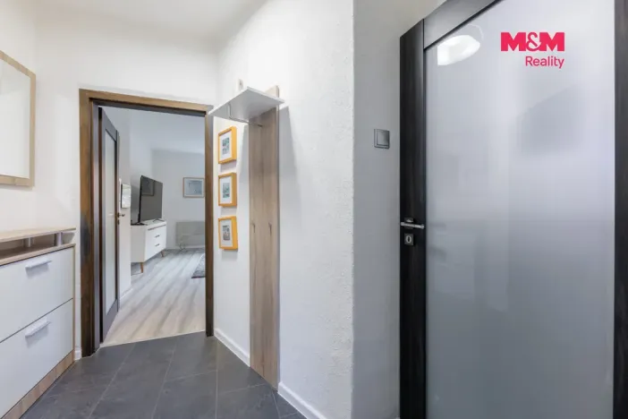Pronájem bytu 2+kk, Karlovy Vary - Drahovice, Kvapilova, 37 m2