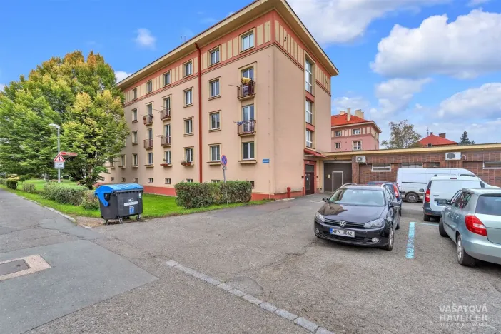 Pronájem bytu 1+1, Hradec Králové, Ladova, 29 m2
