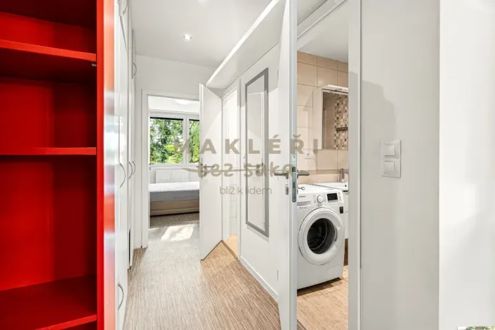 Prodej bytu 4+1, Praha - Kobylisy, Šimůnkova, 77 m2