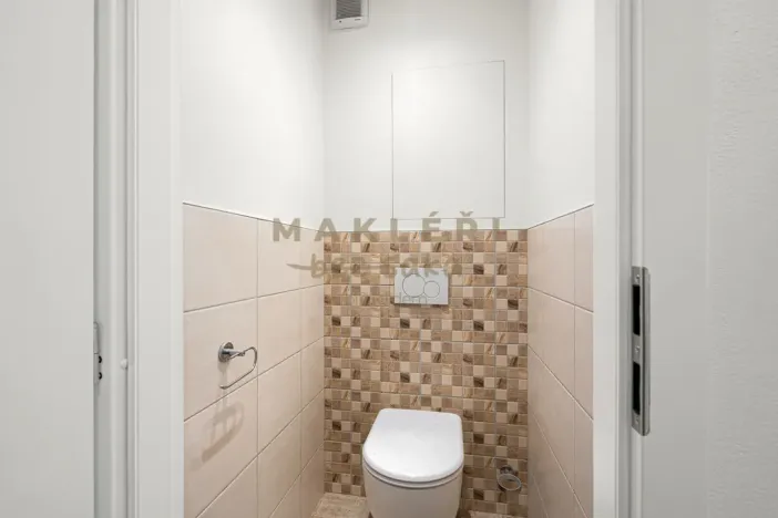 Prodej bytu 4+1, Praha - Kobylisy, Šimůnkova, 77 m2