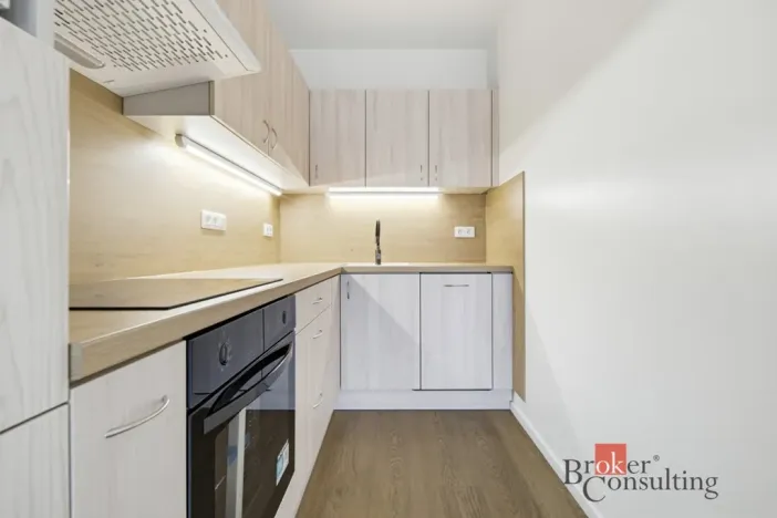 Pronájem bytu 2+kk, Hradec Králové, Na Střezině, 48 m2