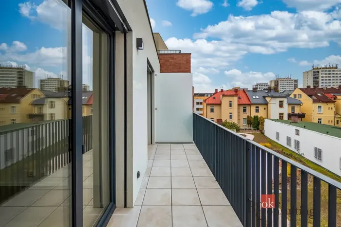 Pronájem bytu 2+kk, Hradec Králové, Na Střezině, 48 m2