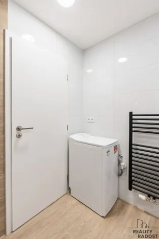 Pronájem bytu 1+kk, Praha - Kbely, Mladoboleslavská, 30 m2