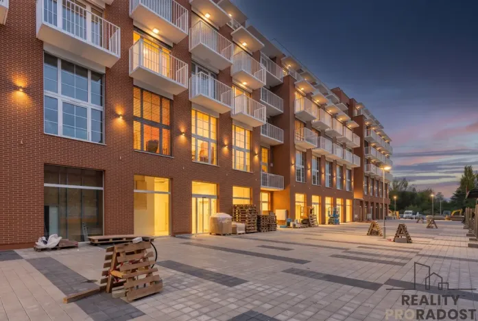 Pronájem bytu 1+kk, Praha - Kbely, Mladoboleslavská, 30 m2