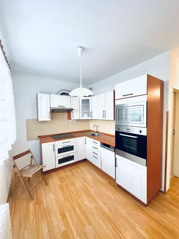 Prodej bytu 3+1, Karlovy Vary, Šmeralova, 87 m2