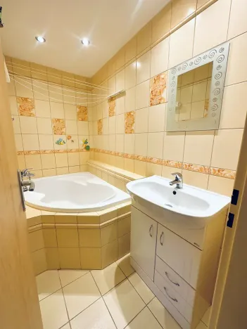 Prodej bytu 3+1, Karlovy Vary, Šmeralova, 87 m2