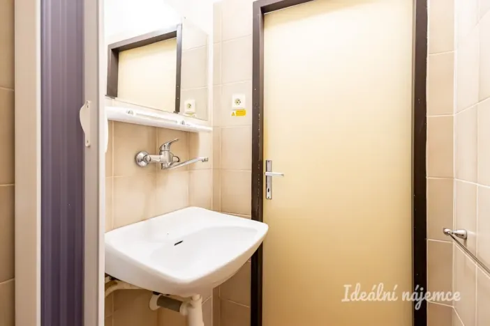 Pronájem bytu 2+kk, Praha - Čakovice, Cukrovarská, 40 m2