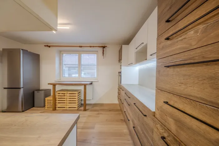 Prodej rodinného domu, Komňa, 182 m2