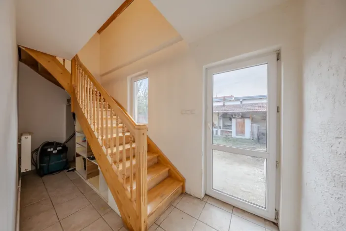 Prodej rodinného domu, Komňa, 182 m2