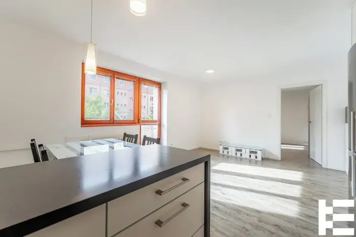 Prodej bytu 3+kk, Praha - Kbely, Martinická, 57 m2