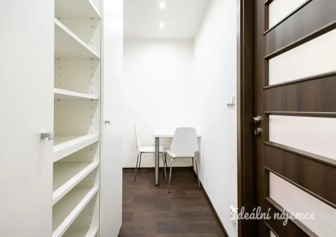 Pronájem bytu 2+kk, Praha - Horní Měcholupy, Boloňská, 43 m2