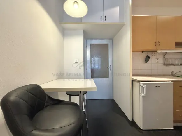 Pronájem bytu 1+kk, Praha - Strašnice, Za poštou, 32 m2